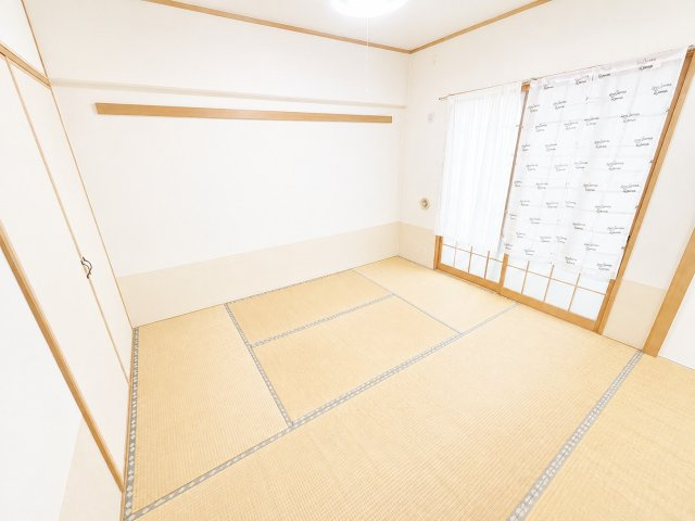 エフ・コート神戸西の和室|和室約約５．６帖
※画像はAI加工により家具・家電等を消去したものです。