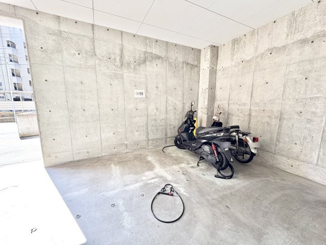 エフ・コート神戸西の駐車場