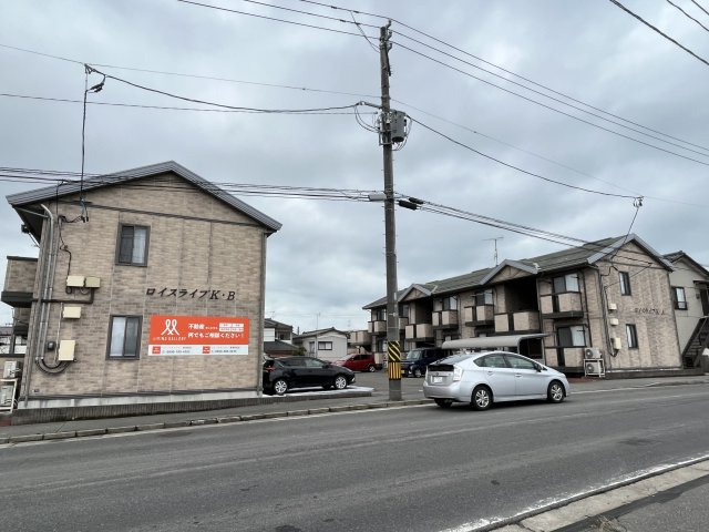 ロイスライブK　A棟　B棟（20世帯中20世帯入居）の周辺|向かい道路から見た外観です