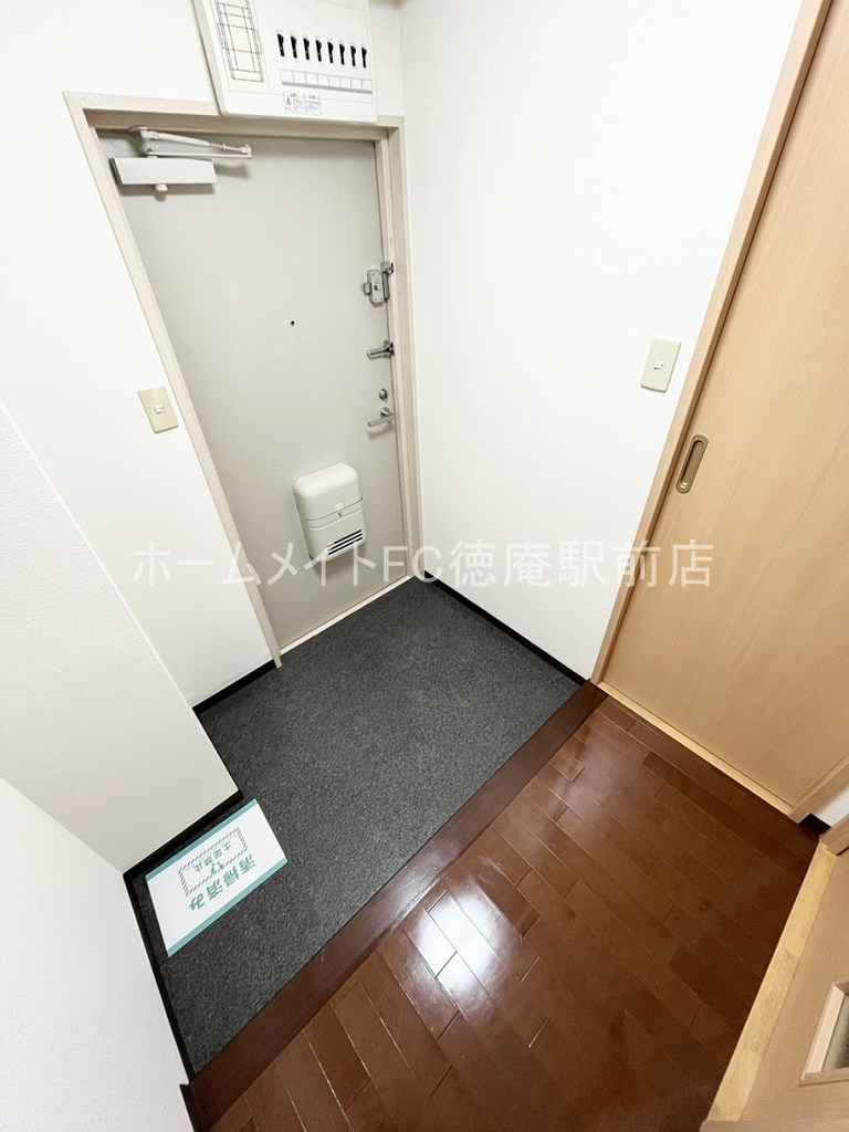 大阪市鶴見区今津南１丁目の賃貸マンションの玄関