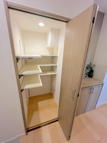 皐月マンション那の川の玄関