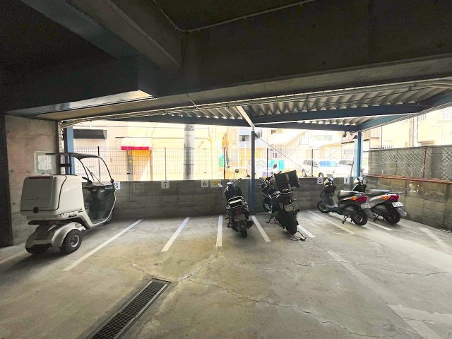 皐月マンション那の川の駐輪場