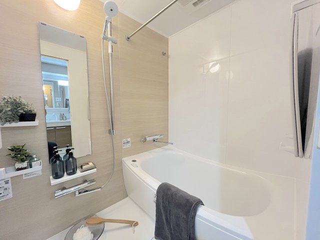 皐月マンション那の川の浴室