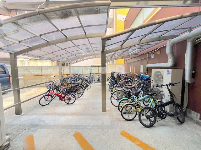 皐月マンション那の川の駐輪場