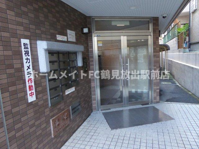 大阪市城東区新喜多東２丁目の賃貸マンションのエントランス