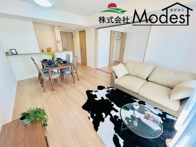 サンクレイドル高崎ガーデンコートの居間・リビング|家具を配置してもゆとりのある空間♪