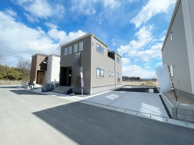 新築戸建・建売　郡山市日和田高倉　Livele Garden　全12棟の駐車場