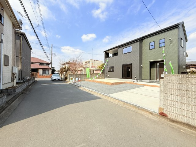 茨城町長岡3期　新築戸建の前面道路含む現地写真