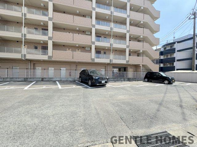 福岡市南区三宅３丁目の中古マンションの駐車場