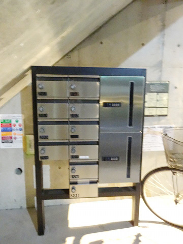 カスティーロ松ヶ丘のその他共用部分|集合ポスト