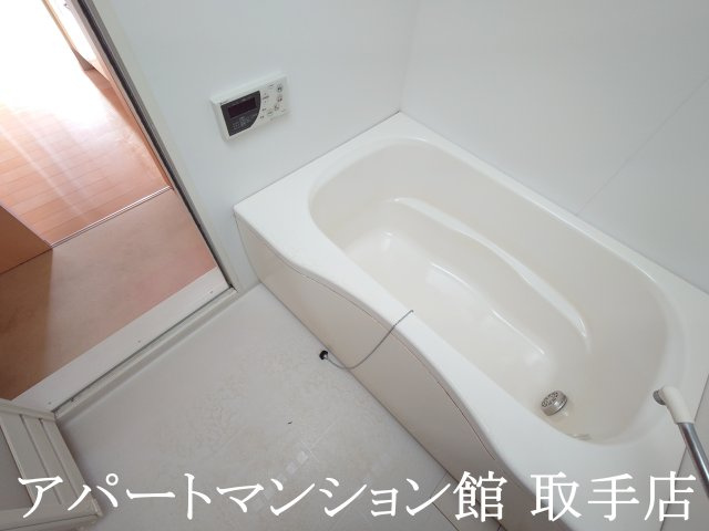 シャーメゾン白山の浴室