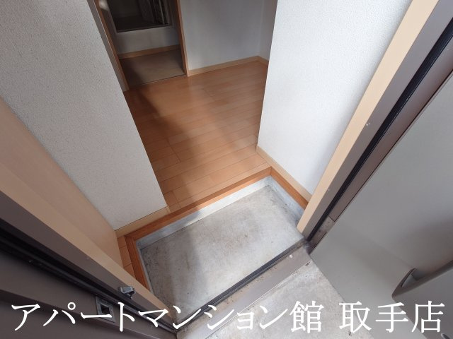 シャーメゾン白山の玄関