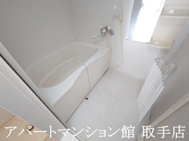 シャーメゾン白山の浴室|給湯調整パネル付