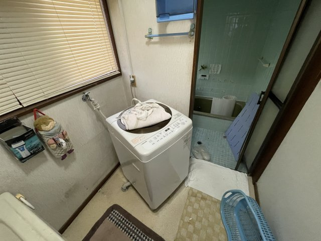 北足立郡伊奈町大字小室　中古戸建の脱衣所