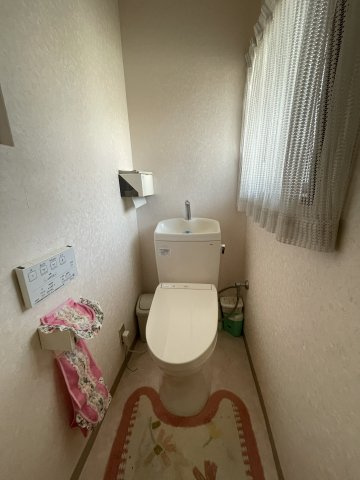 北足立郡伊奈町大字小室　中古戸建のトイレ|シンプルで使いやすいトイレです
