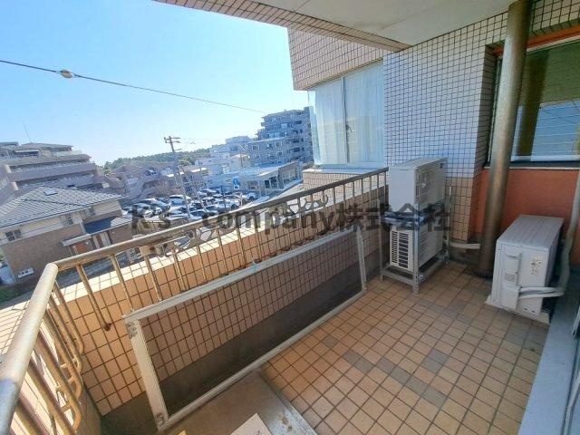 ●茅ヶ崎市緑が浜　オクトピア緑が浜　のバルコニー|ワイドバルコニー☆プランターで家庭菜園なども楽しめます♪