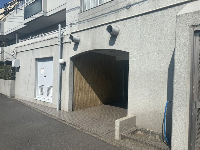 パーク・ハイム白山のエントランス
