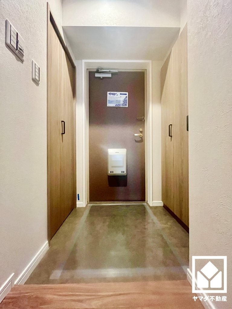 朝日プラザ伏見東の玄関