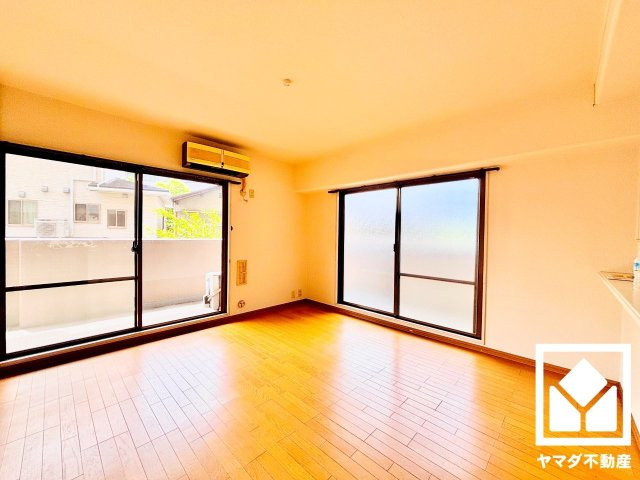 朝日プラザ伏見東の居間・リビング