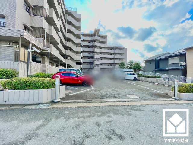 朝日プラザ伏見東の駐車場