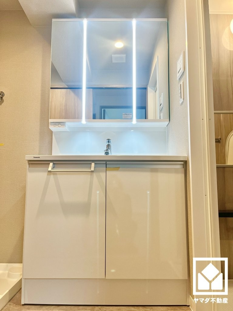 朝日プラザ伏見東の独立洗面台