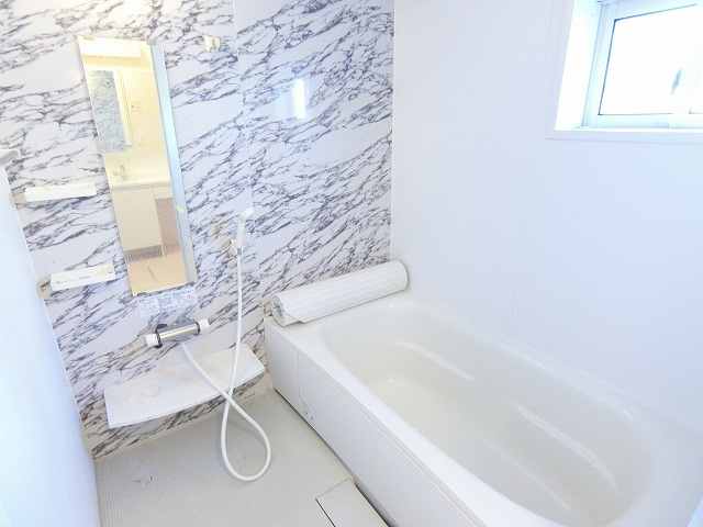 グリーンパレス宮沢の浴室