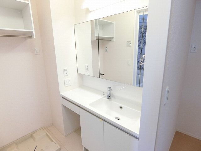 グリーンパレス宮沢の独立洗面台