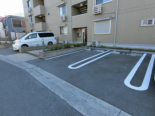 グリーンパレス宮沢の駐車場