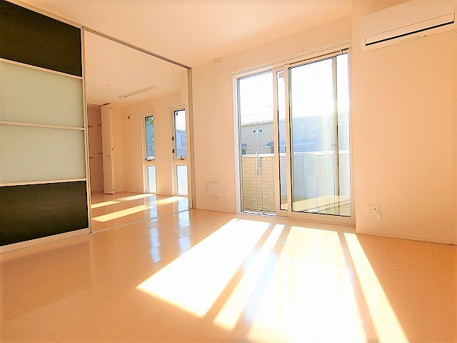 グリーンパレス宮沢の居間・リビング