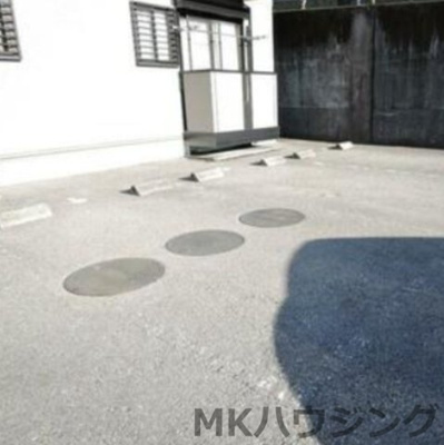 【駐車場】 | カトルよしの | 駐車場があるので、車を買う予定の方も安心です