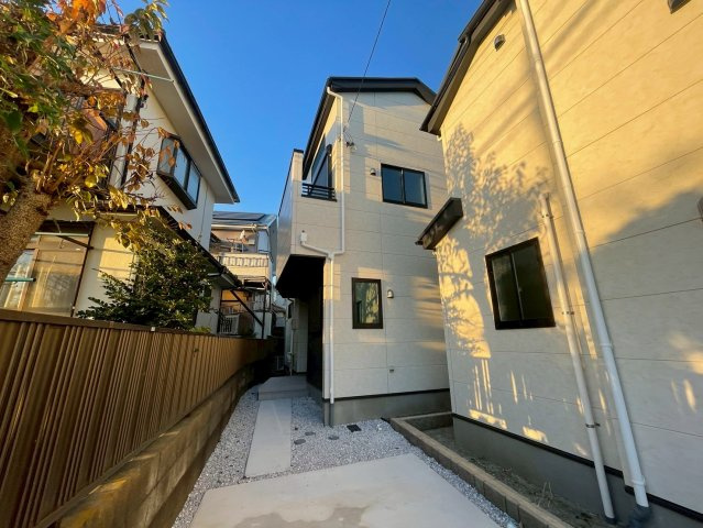 横浜市泉区中田西丁目 新築戸建て【仲介手数料無料】カースペース2台