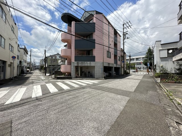 ハイツ愛宕町Ⅰの駐車場