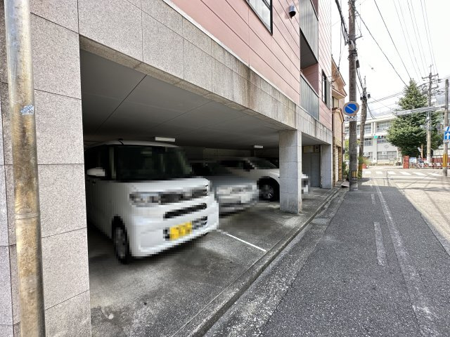 ハイツ愛宕町Ⅰの駐車場