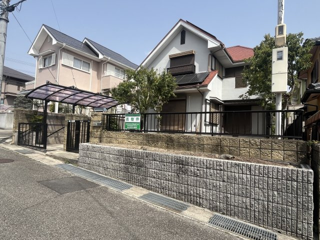 つつじが丘南2丁目戸建ての前面道路含む現地写真