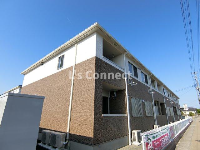 【外観】 | ラトゥールⅢ | ペットと暮らせるアパートです。