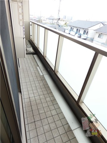 シャーメゾンガーデンズ田中のバルコニー