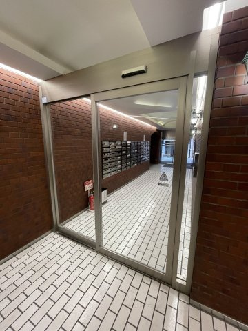 グランドメゾン新宿御苑のロビー