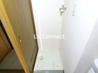 【設備】 | プログレス八乙女 | 室内洗濯機置き場には排水パン付き。