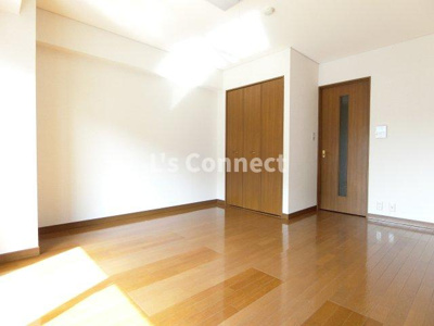 【居間・リビング】 | プログレス八乙女 | ９．５帖の洋室です。