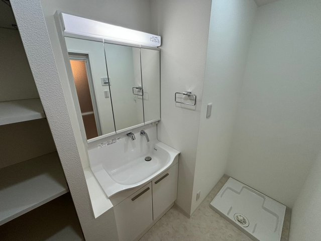 ミオカステーロ藤沢本町の独立洗面台