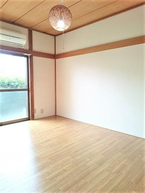 向南コーポの洋室