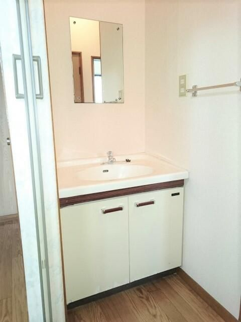 向南コーポの独立洗面台