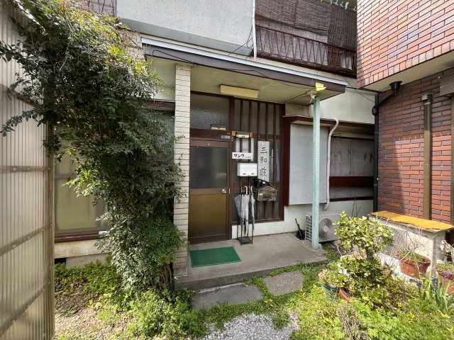 サンワハイツのエントランス