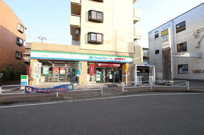 ファミリーマート ＪＲ片倉駅前店まで280ｍ