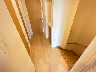 メゾンアルスの内装|階段（イメージ）