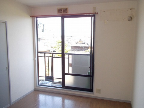 サンライフひろみねBの居間・リビング