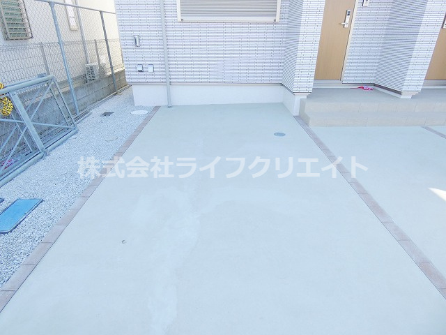 プラムハウスの駐車場|PanaHome施工の別既存物件の室内写真です。（イメージです）
