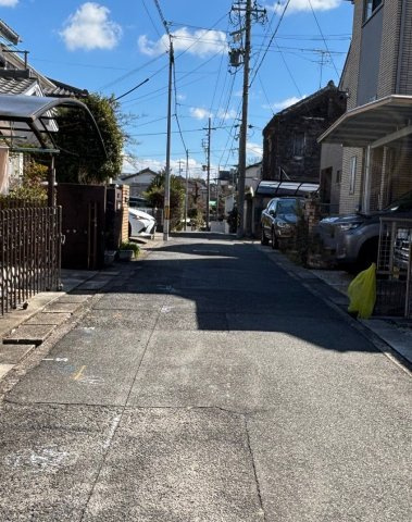 瑞穂区下山町一丁目　土地（古家あり）の周辺|前面道路　物件前から東方向撮影