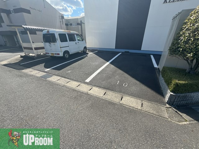クレベールの駐車場