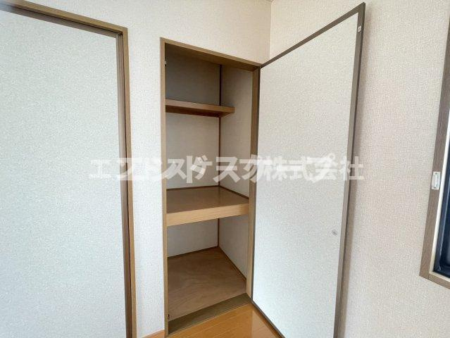 オリゾン　Ｂの収納|高崎、前橋エリアのお部屋探しはエンドスケープまで！お客様の理想お聞かせ下さい♪
内装の色味が画像と異なる場合がございます。